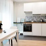 Oberdan & Charm - Elegant