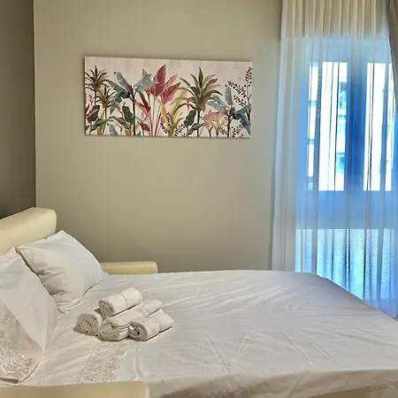 Apartment Oberdan & Charm - Elegant Bari