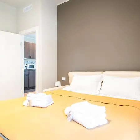 Oberdan & Charm - Elegant Apartamento Bari