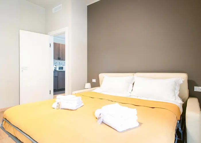 Oberdan & Charm - Elegant Apartment Bari